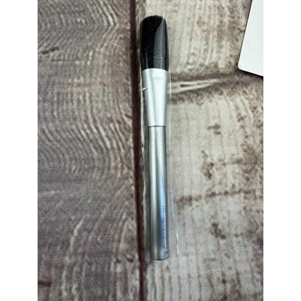 3-Pack New Sealed NYC New York Color Deluxe Powder Brush - Bonus Gift